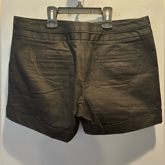 Black dress shorts - Picture 1 of 3